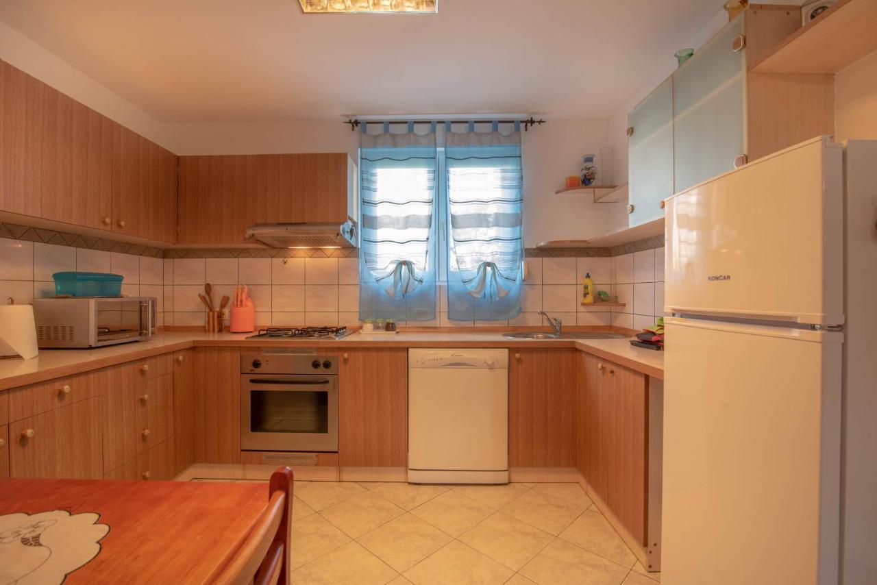 Nostress Apartment Pula Exterior photo